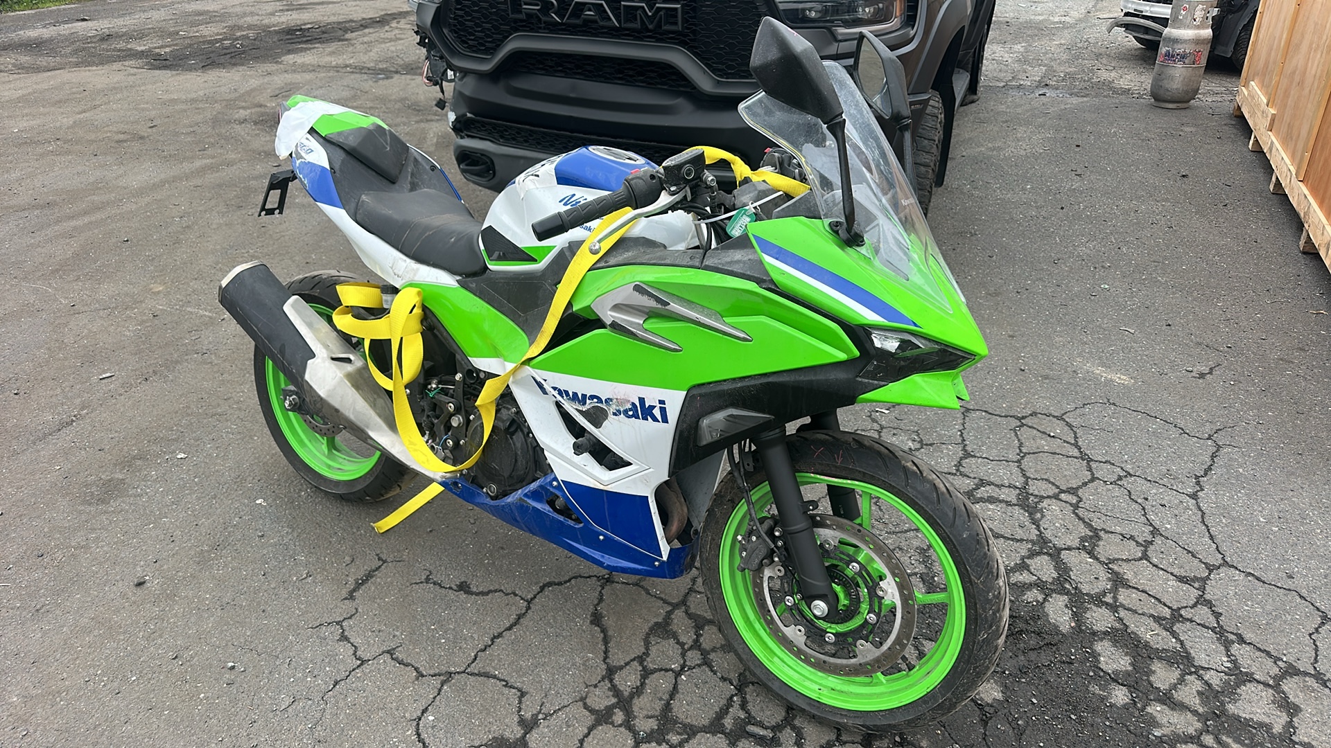 2024 KAWASAKI EX500 A	 - ავტომობილი ამერიკიდან